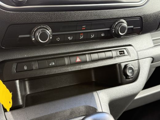 Peugeot Expert 1.5 BlueHDI 102 PK / L2H1 / 1e EIG. / 46.846 KM! / AIRCO / CRUISE / NAVI / CARPLAY ActivLease financial lease