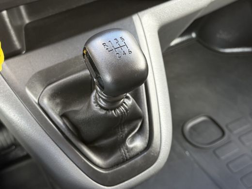 Peugeot Expert 1.5 BlueHDI 102 PK / L2H1 / 1e EIG. / 46.846 KM! / AIRCO / CRUISE / NAVI / CARPLAY ActivLease financial lease