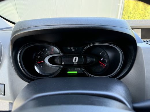 Renault Trafic 1.6 dCi / L1H1 / 1e EIG. / TREKHAAK / INRICHTING / AIRCO / CRUISE / NAVI / 3-ZITS ActivLease financial lease