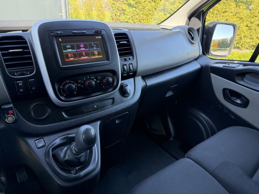 Renault Trafic 1.6 dCi / L1H1 / 1e EIG. / TREKHAAK / INRICHTING / AIRCO / CRUISE / NAVI / 3-ZITS ActivLease financial lease