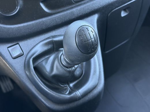 Renault Trafic 1.6 dCi / L1H1 / 1e EIG. / TREKHAAK / INRICHTING / AIRCO / CRUISE / NAVI / 3-ZITS ActivLease financial lease