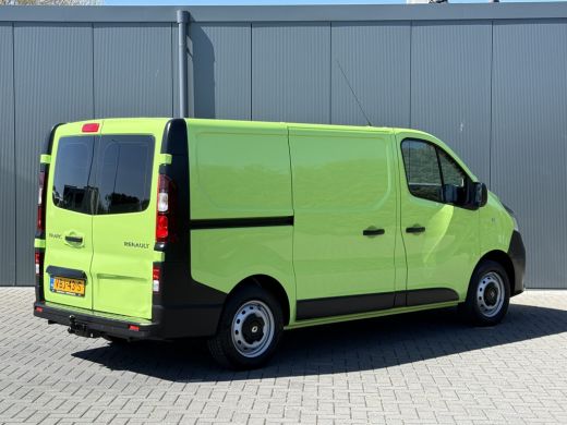 Renault Trafic 1.6 dCi / L1H1 / 1e EIG. / TREKHAAK / INRICHTING / AIRCO / CRUISE / NAVI / 3-ZITS ActivLease financial lease