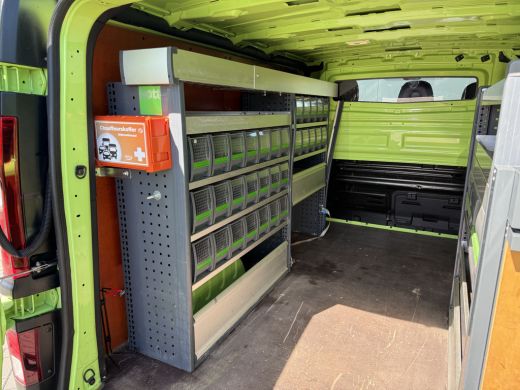 Renault Trafic 1.6 dCi / L1H1 / 1e EIG. / TREKHAAK / INRICHTING / AIRCO / CRUISE / NAVI / 3-ZITS ActivLease financial lease