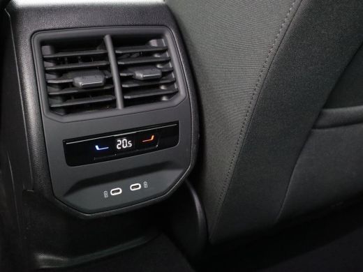 Seat Leon 1.0 eTSI Style Business Intense | Carplay | Camera | Adaptive cruise | Navigatie | DAB | Full LED... ActivLease financial lease