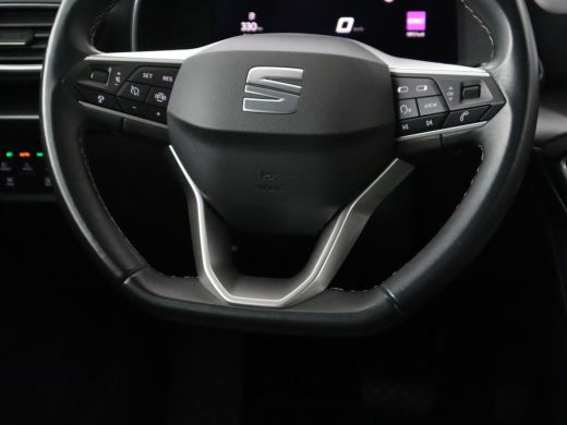 Seat Leon 1.0 eTSI Style Business Intense | Carplay | Camera | Adaptive cruise | Navigatie | DAB | Full LED... ActivLease financial lease