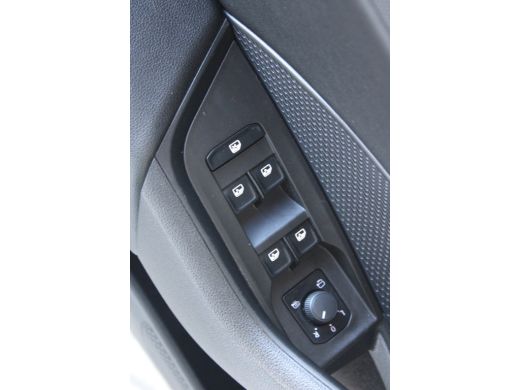 Skoda Octavia Combi 1.4 TSI iV PHEV Business Edition | Stoelverwarming | LED-verlichting | Navigatiesysteem | P... ActivLease financial lease