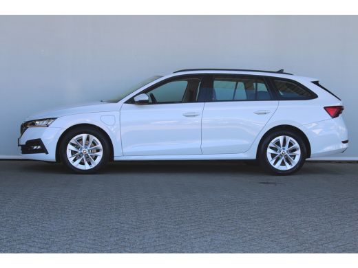 Skoda Octavia Combi 1.4 TSI iV PHEV Business Edition | Stoelverwarming | LED-verlichting | Navigatiesysteem | P... ActivLease financial lease