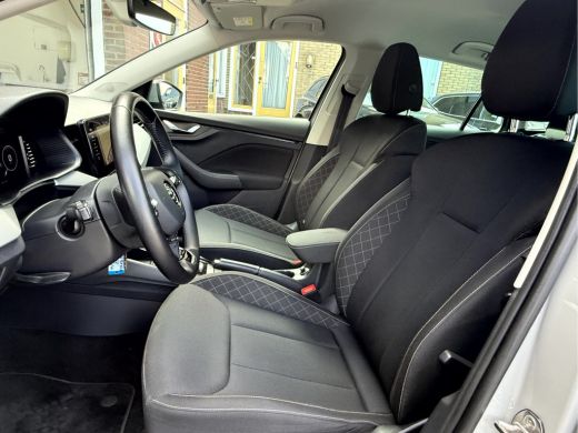 Skoda Scala 1.0 TSI Ambition Steel Grey, Virt.Cockpit, Trekhaak, App Connect ActivLease financial lease