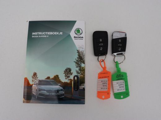 Skoda Superb 1.4 TSI iV Business Edition Plus | SOH 90,1% | Trekhaak | Stoelverwarming | Adaptive cruise | Car... ActivLease financial lease