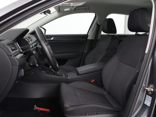 Skoda Superb 1.4 TSI iV Business Edition Plus | SOH 90,1% | Trekhaak | Stoelverwarming | Adaptive cruise | Car... ActivLease financial lease