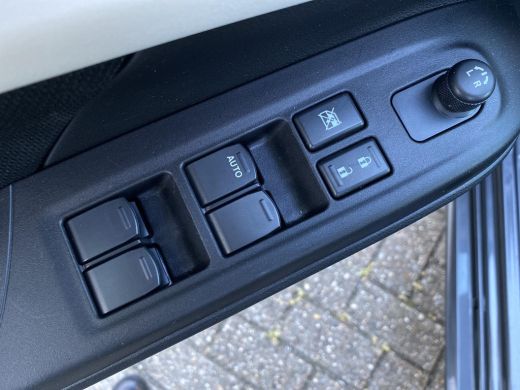 Suzuki Swift 1.2 Select Smart Hybrid Automaat | GEEN AFLEVERKOSTEN | Apple Carplay & Android Auto | Parkeersen... ActivLease financial lease