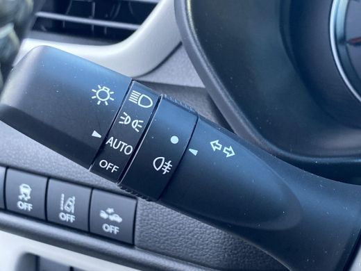 Suzuki Swift 1.2 Select Smart Hybrid Automaat | GEEN AFLEVERKOSTEN | Apple Carplay & Android Auto | Parkeersen... ActivLease financial lease