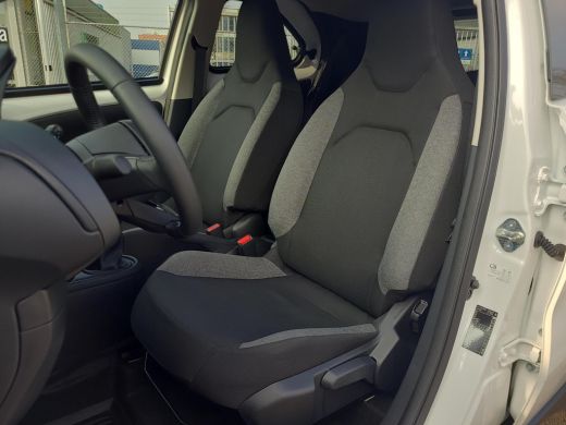 Toyota Aygo 1.0 VVT-i MT first | Apple CarPlay | Climate Control | Stoelverwarming | Rijklaarprijs incl. gara... ActivLease financial lease