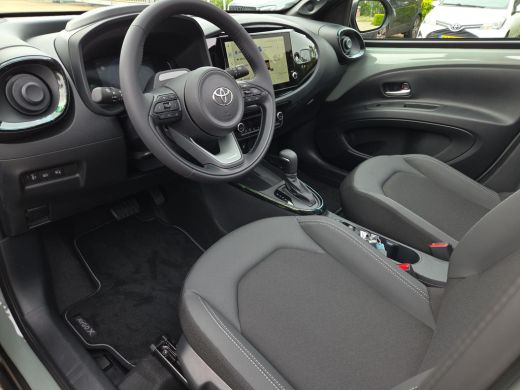 Toyota Aygo Hybrid 115 envy + Lounge Pack | Nieuwe auto | Direct uit voorraad leverbaar | ActivLease financial lease