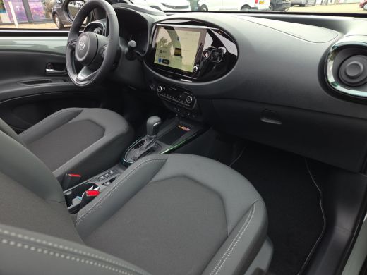 Toyota Aygo Hybrid 115 envy + Lounge Pack | Nieuwe auto | Direct uit voorraad leverbaar | ActivLease financial lease