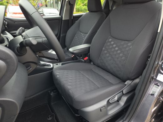 Toyota Yaris 1.5 Hybrid 115 Active | Nieuwe auto | Direct uit voorraad leverbaar | Voorraadvoordeel | ActivLease financial lease