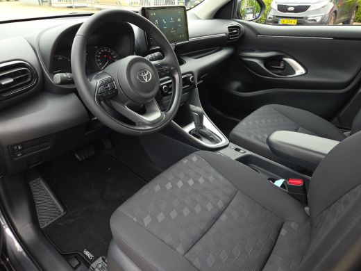 Toyota Yaris 1.5 Hybrid 115 Active | Nieuwe auto | Direct uit voorraad leverbaar | Voorraadvoordeel | ActivLease financial lease