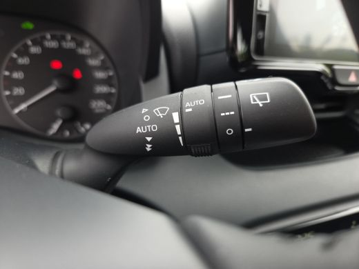 Toyota Yaris 1.5 Hybrid 115 Active | Nieuwe auto | Direct uit voorraad leverbaar | Voorraadvoordeel | ActivLease financial lease