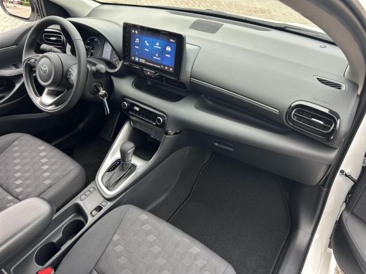 Toyota Yaris 1.5 Hybrid 115 Comfort | Nieuwe auto | Direct uit voorraad leverbaar | Voorraadvoordeel | ActivLease financial lease