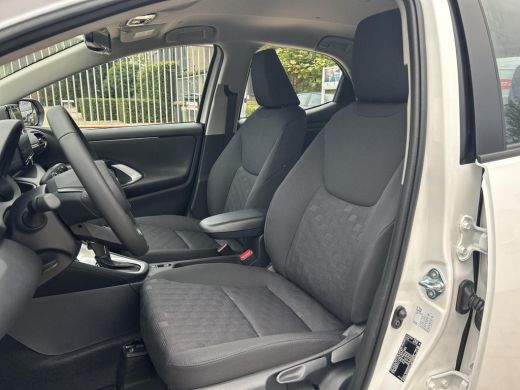 Toyota Yaris 1.5 Hybrid 115 Comfort | Nieuwe auto | Direct uit voorraad leverbaar | Voorraadvoordeel | ActivLease financial lease