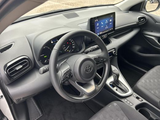 Toyota Yaris 1.5 Hybrid 115 Comfort | Nieuwe auto | Direct uit voorraad leverbaar | Voorraadvoordeel | ActivLease financial lease