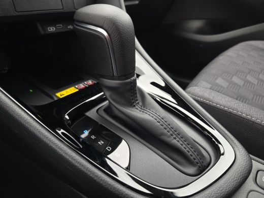 Toyota Yaris 1.5 Hybrid 115 Dynamic | Nieuwe auto | Direct uit voorraad leverbaar | Voorraadvoordeel | ActivLease financial lease