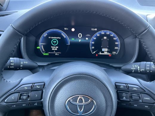 Toyota Yaris 1.5 Hybrid 130 Executive **PLATINUM PEARL WHITE/ NIEUWE AUTO/ DIRECT LEVERBAAR** ActivLease financial lease