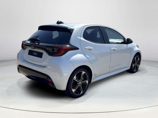 Toyota Yaris 1.5 Hybrid 130 Executive **PLATINUM PEARL WHITE/ NIEUWE AUTO/ DIRECT LEVERBAAR** ActivLease financial lease