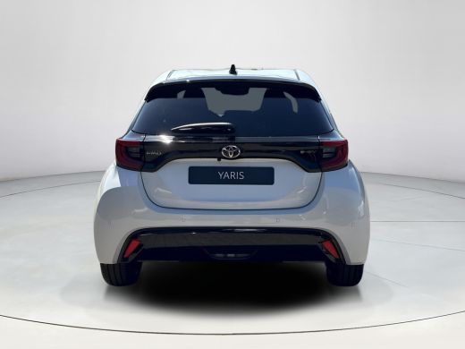 Toyota Yaris 1.5 Hybrid 130 Executive **PLATINUM PEARL WHITE/ NIEUWE AUTO/ DIRECT LEVERBAAR** ActivLease financial lease
