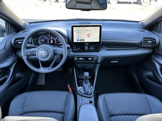 Toyota Yaris 1.5 Hybrid 130 Executive **PLATINUM PEARL WHITE/ NIEUWE AUTO/ DIRECT LEVERBAAR** ActivLease financial lease