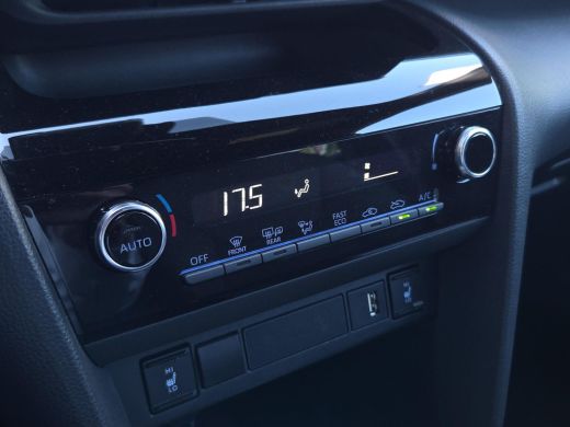 Toyota Yaris Cross 1.5 Hybrid Dynamic Comfort Pack | Parkeersensoren | Blindspot | Stoelverwarming | Rijklaar incl. ... ActivLease financial lease