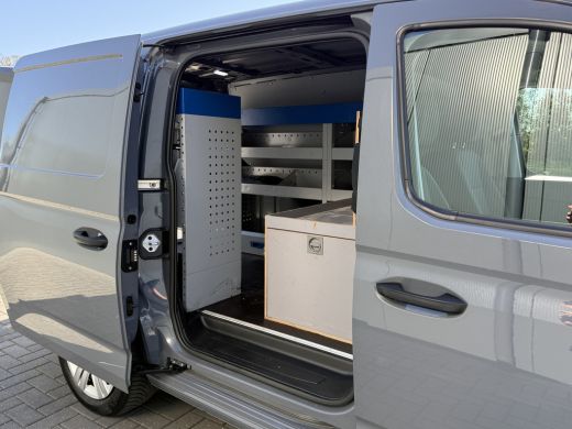 Volkswagen Caddy 2.0 TDI 102 PK / L2H1 / 1e EIG. / INRICHTING / TREKHAAK / CARPLAY / NAVI / ECC / CRUISE ActivLease financial lease