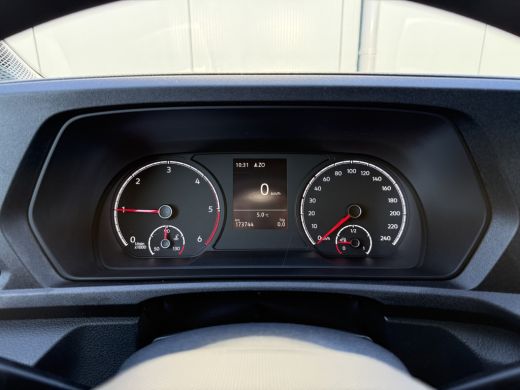 Volkswagen Caddy 2.0 TDI 102 PK / L2H1 / 1e EIG. / INRICHTING / TREKHAAK / CARPLAY / NAVI / ECC / CRUISE ActivLease financial lease