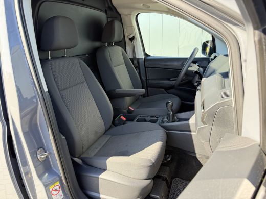 Volkswagen Caddy 2.0 TDI 102 PK / L2H1 / 1e EIG. / INRICHTING / TREKHAAK / CARPLAY / NAVI / ECC / CRUISE ActivLease financial lease