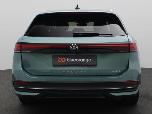 Volkswagen Passat Variant 1.5 eHybrid Business 204PK DSG Trekhaak, Achteruitrijcamera, Head-Up Display, Side Assist... ActivLease financial lease