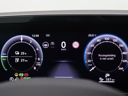 Volkswagen Passat Variant 1.5 eHybrid Business 204PK DSG Trekhaak, Achteruitrijcamera, Head-Up Display, Side Assist... ActivLease financial lease