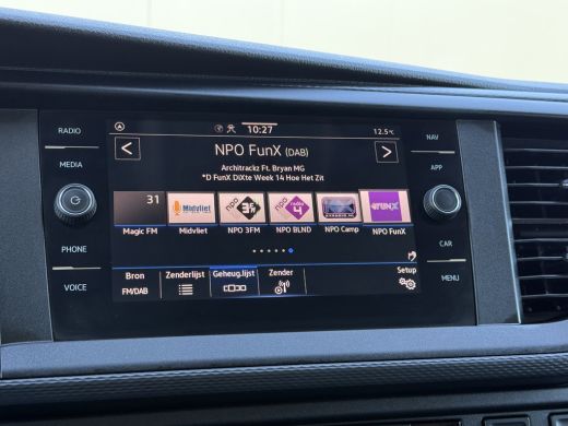 Volkswagen Transporter 2.0 TDI / L2H1 / 6-PERS DUBBELE CABINE / ZEER NETJES / ACHTERKLEP / INRICHTING / CRUISE ActivLease financial lease