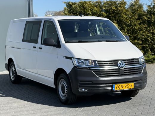 Volkswagen Transporter 2.0 TDI / L2H1 / 6-PERS DUBBELE CABINE / ZEER NETJES / ACHTERKLEP / INRICHTING / CRUISE ActivLease financial lease