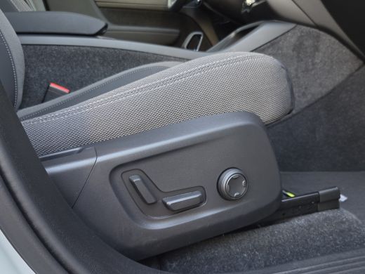 Volvo  EX40 Single Motor Extended Range Ultra 82 kWh | Trekhaak | 360 Camera | Panoramadak | Harman/Kardon | ... ActivLease financial lease