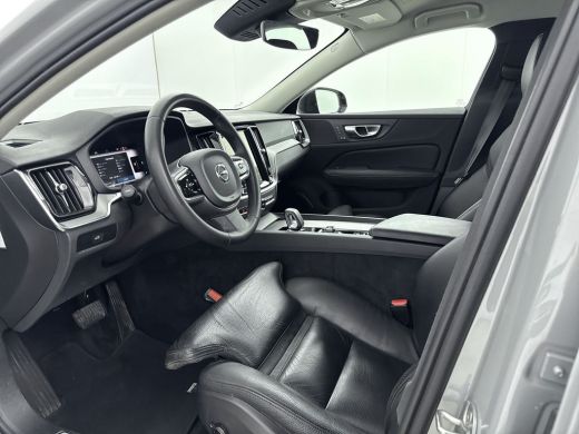 Volvo  S60 2.0 B4 Plus Dark | PDC V+A en Camera | Adaptive Cruiscontrol | Stoel + Stuurverwarming | Apple Ca... ActivLease financial lease