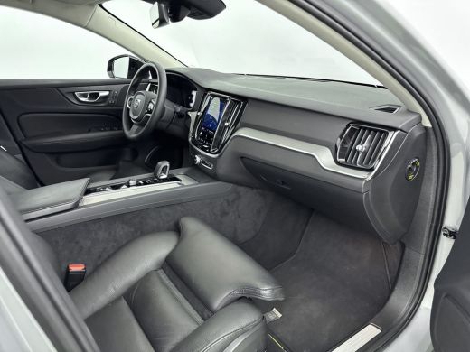 Volvo  S60 2.0 B4 Plus Dark | PDC V+A en Camera | Adaptive Cruiscontrol | Stoel + Stuurverwarming | Apple Ca... ActivLease financial lease