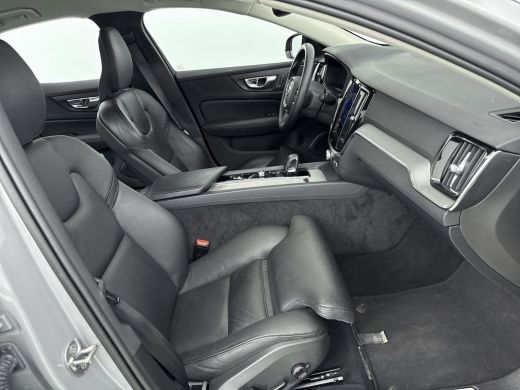 Volvo  S60 2.0 B4 Plus Dark | PDC V+A en Camera | Adaptive Cruiscontrol | Stoel + Stuurverwarming | Apple Ca... ActivLease financial lease