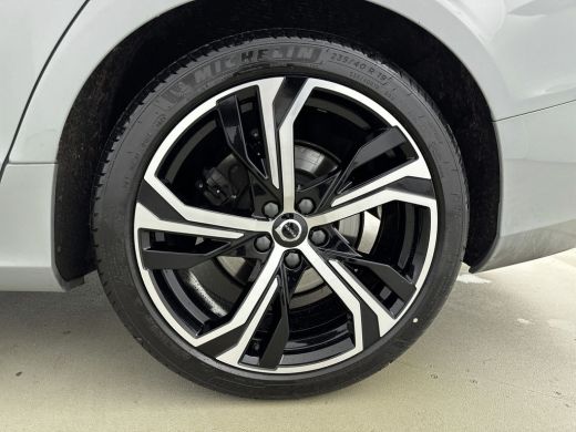 Volvo  S60 2.0 B4 Plus Dark | PDC V+A en Camera | Adaptive Cruiscontrol | Stoel + Stuurverwarming | Apple Ca... ActivLease financial lease
