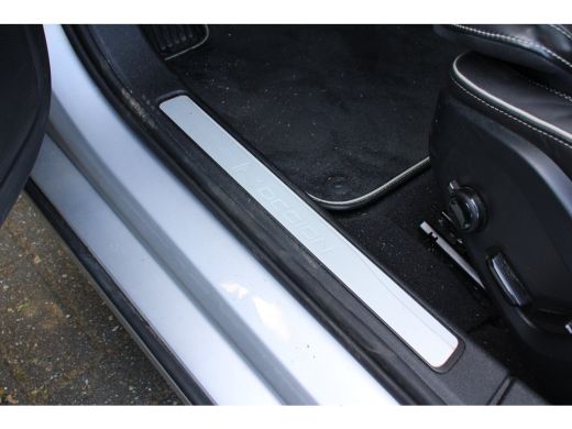 Volvo  S60 2.0 T4 R-Design | NL-AUTO! | PANODAK | ELEKTR. STOEL INCL. MEMORY | ELEKTR. TREKHAAK | STOELVERWA... ActivLease financial lease