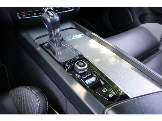 Volvo  S60 2.0 T4 R-Design | NL-AUTO! | PANODAK | ELEKTR. STOEL INCL. MEMORY | ELEKTR. TREKHAAK | STOELVERWA... ActivLease financial lease