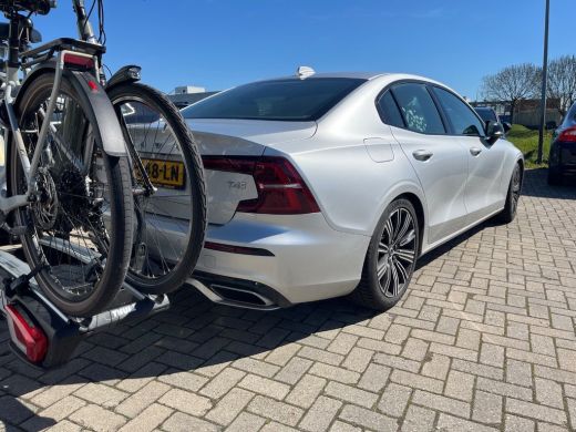 Volvo  S60 2.0 T4 R-Design | NL-AUTO! | PANODAK | ELEKTR. STOEL INCL. MEMORY | ELEKTR. TREKHAAK | STOELVERWA... ActivLease financial lease