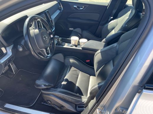 Volvo  S60 2.0 T4 R-Design | NL-AUTO! | PANODAK | ELEKTR. STOEL INCL. MEMORY | ELEKTR. TREKHAAK | STOELVERWA... ActivLease financial lease