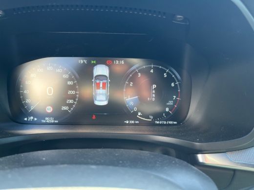 Volvo  S60 2.0 T4 R-Design | NL-AUTO! | PANODAK | ELEKTR. STOEL INCL. MEMORY | ELEKTR. TREKHAAK | STOELVERWA... ActivLease financial lease