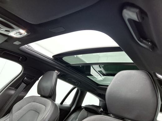 Volvo  V60 T8 Hybride SOH 94% AWD R-Design / Panoramadak / Leder / Navigatie / Adap. Cruise / Pdc.V+A / Stuu... ActivLease financial lease