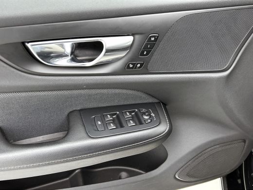 Volvo  V60 T8 Hybride SOH 94% AWD R-Design / Panoramadak / Leder / Navigatie / Adap. Cruise / Pdc.V+A / Stuu... ActivLease financial lease